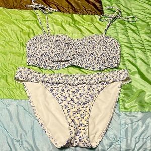 Very nice swimming bikini, only worn once, top medium, bottom large.